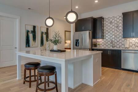 The Briar - Luxurious Condo Near Vanderbilt, Nashville Buitenkant foto